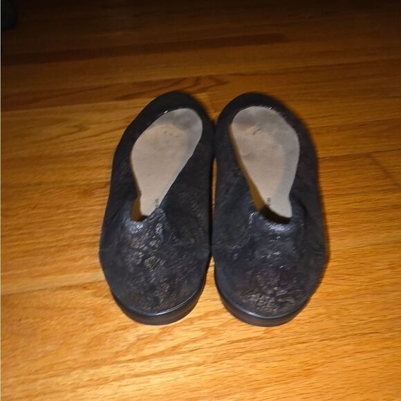 SAS Black Embossed Leather Flats Womens Size 8.5M - Picture 4 of 7